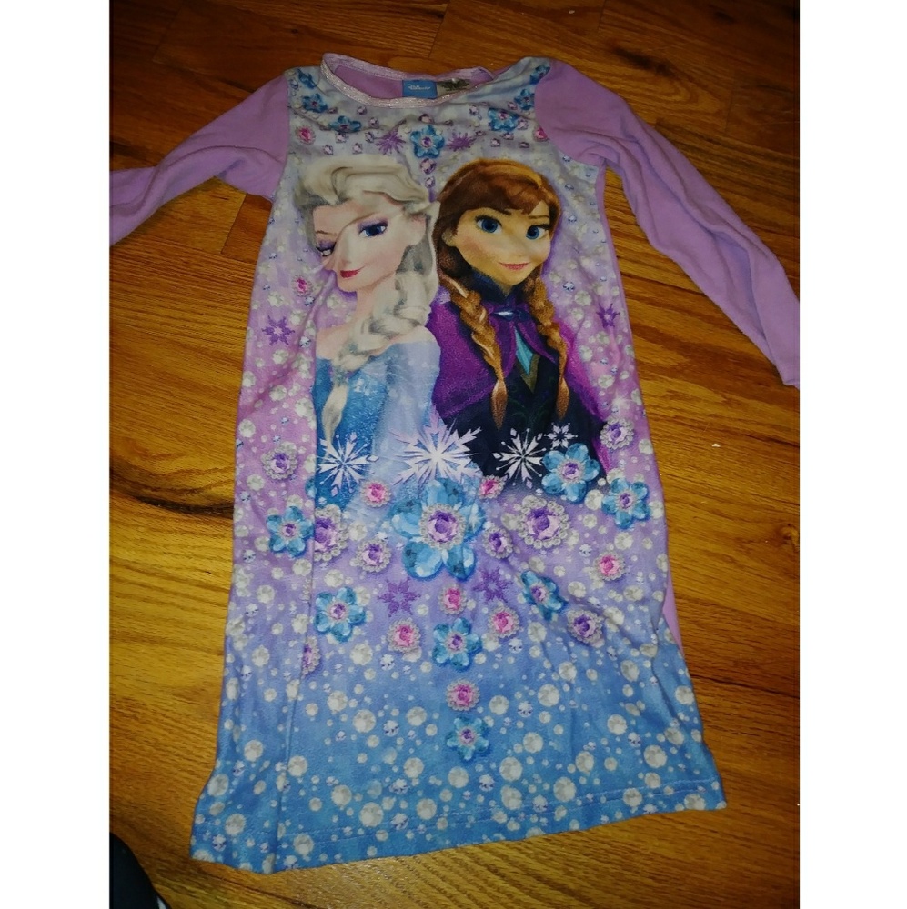 Lot of 4 Girls size 4/5 pajamas